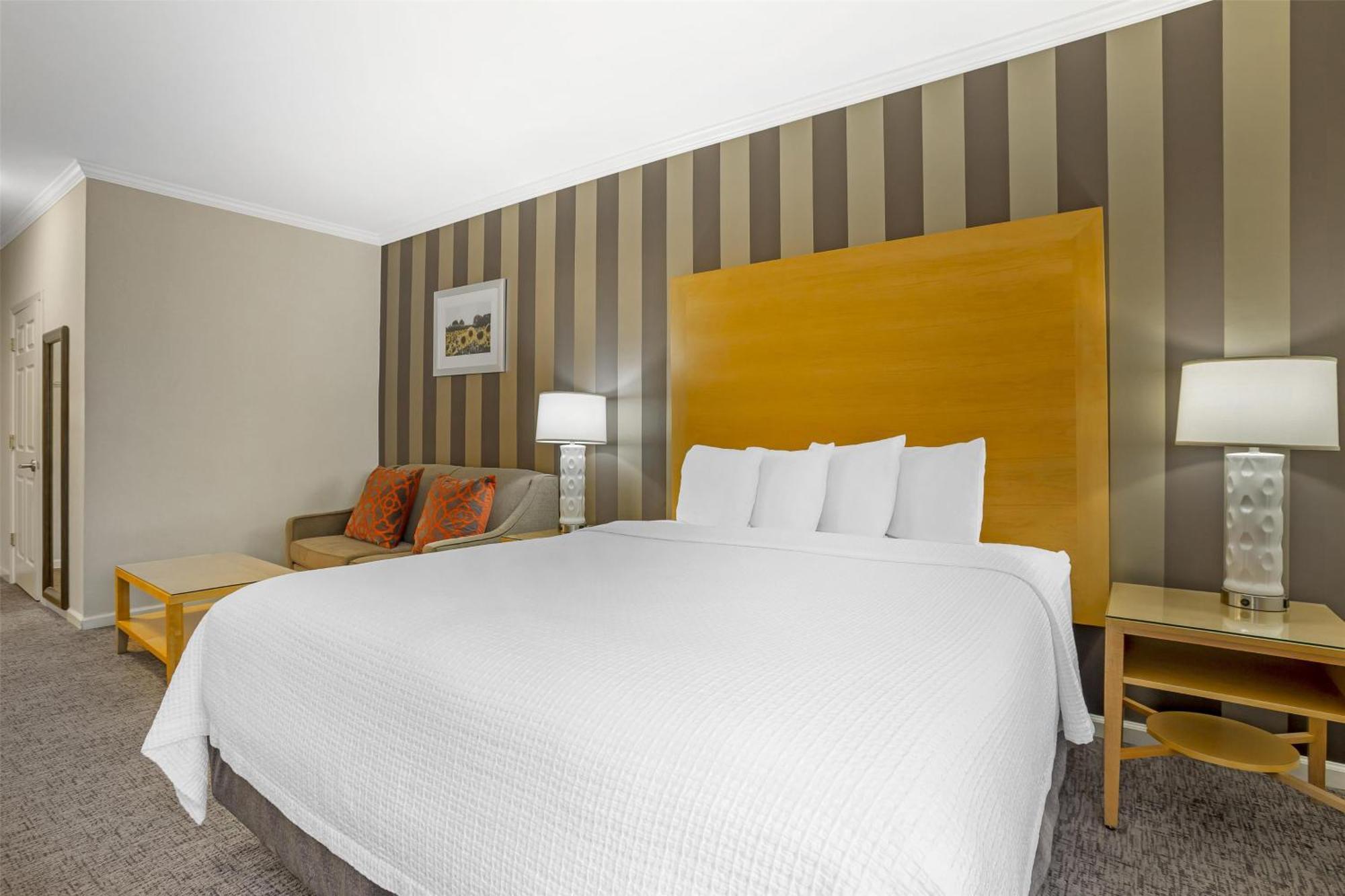 เบสต์ เวสเทิร์น พลัส ดิกซอน เดวิส Hotel ภายนอก รูปภาพ