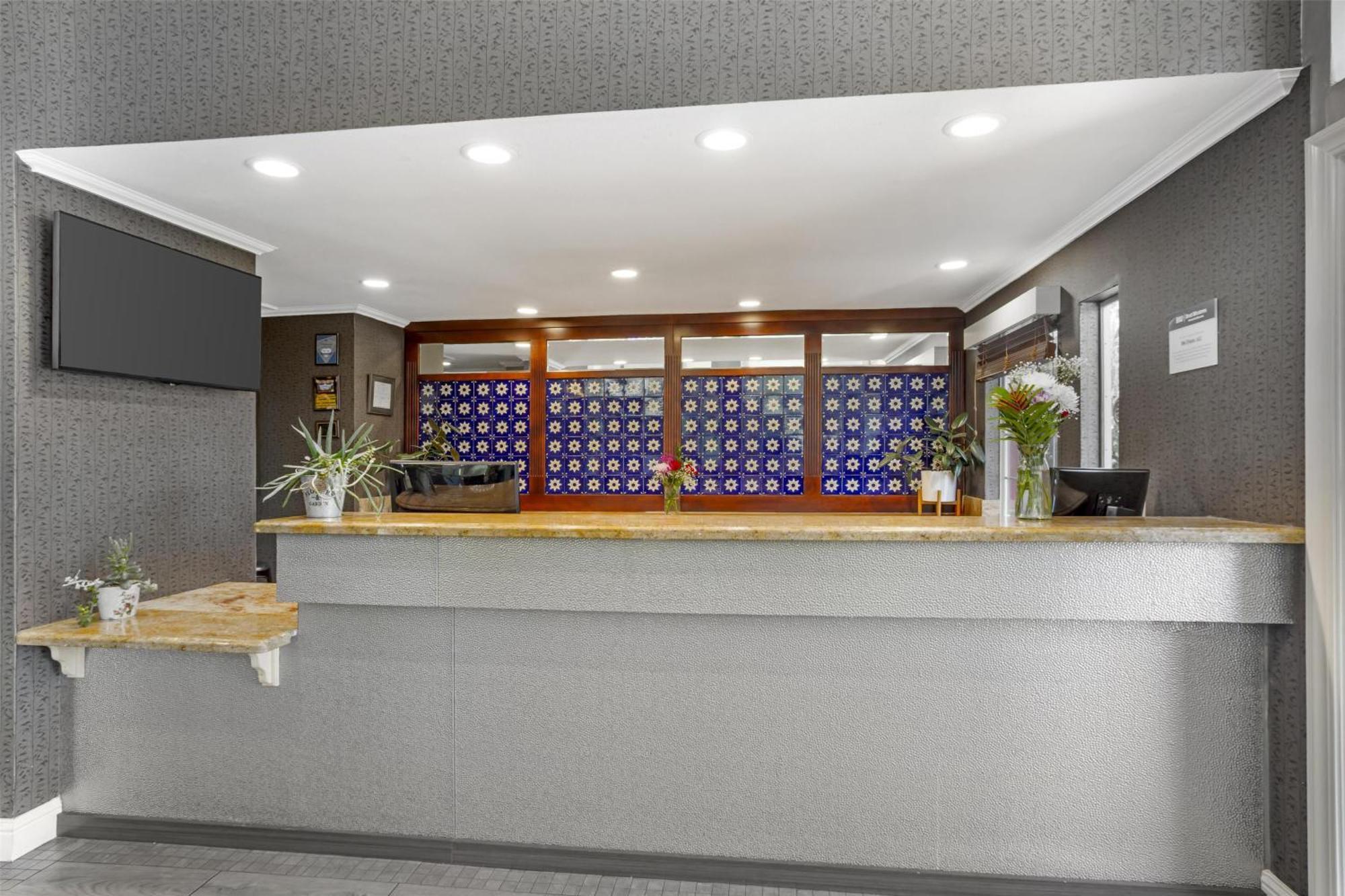 เบสต์ เวสเทิร์น พลัส ดิกซอน เดวิส Hotel ภายนอก รูปภาพ